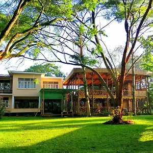  Hostel Backpackers